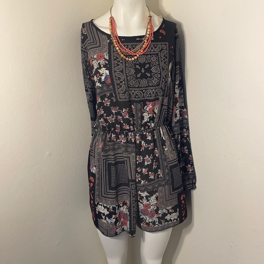 January 7 USA women’s floral shorts romper-Size L